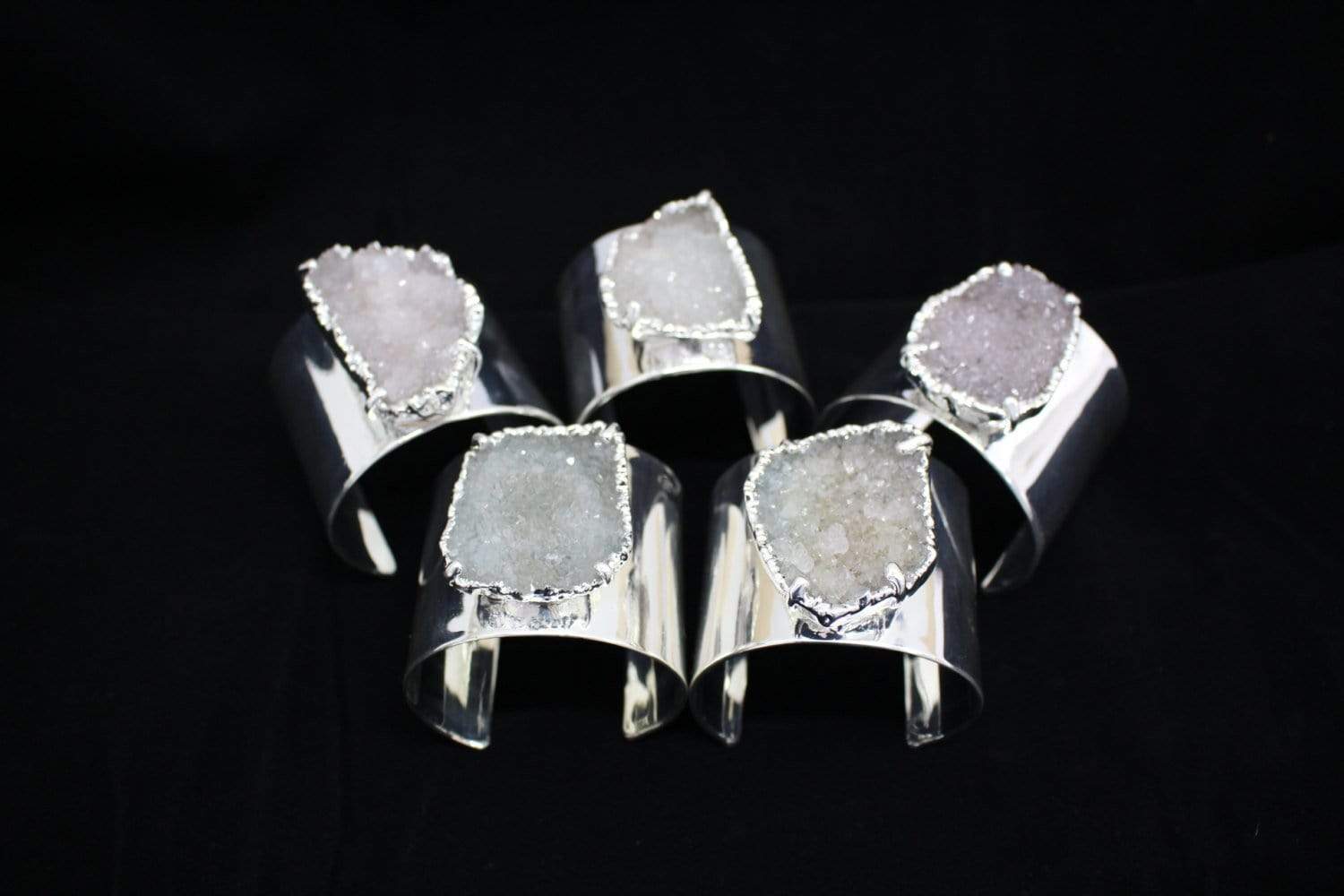 eurasia Handmade Green Quartz Gemstone Silver Plated Cuff Bracelet eurasia Handmade Green Quartz Gemstone Silver Plated Cuff Bracelet